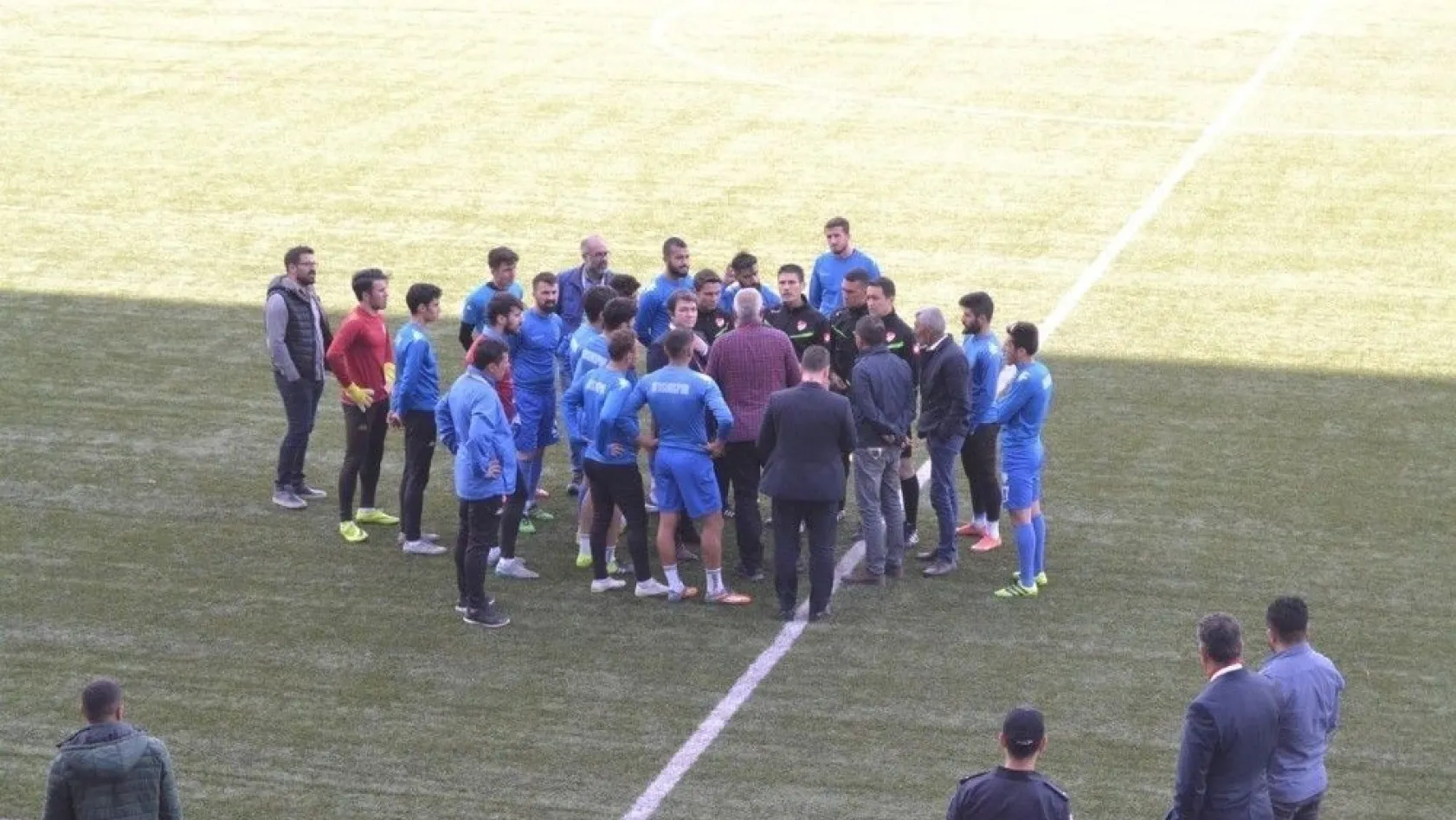 Dersimspor-Çatalcaspor maçı tatil edildi
