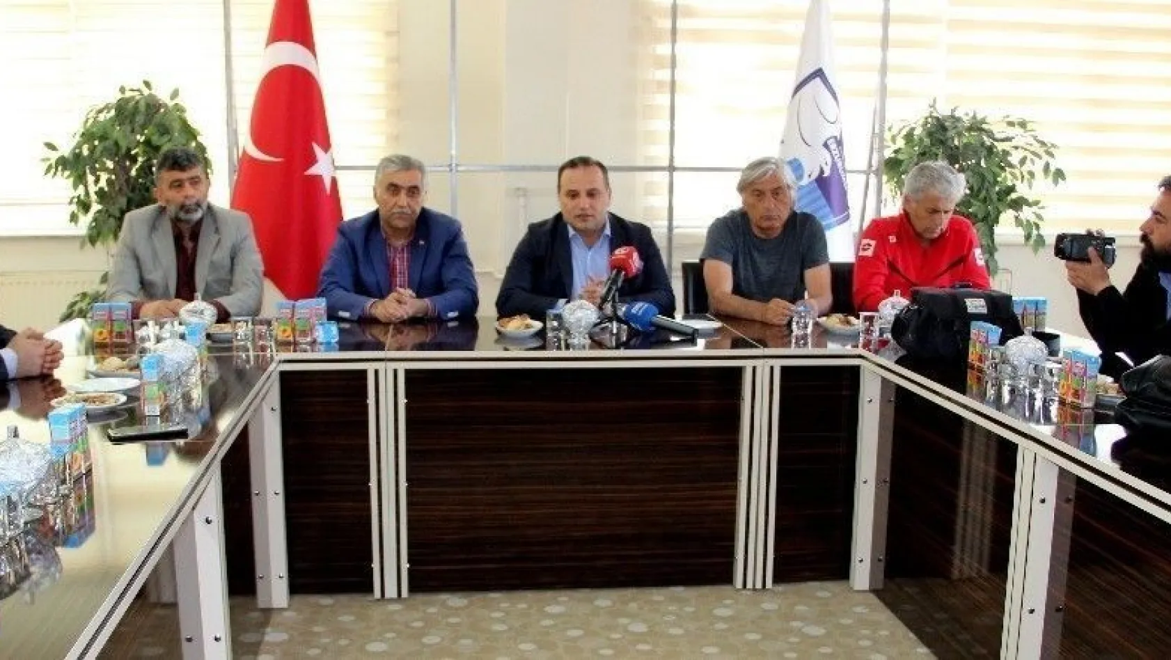 Başkan Demirhan, Amed Sportif Faaliyetler karşılaşmasındaki saldırıları kınadı
