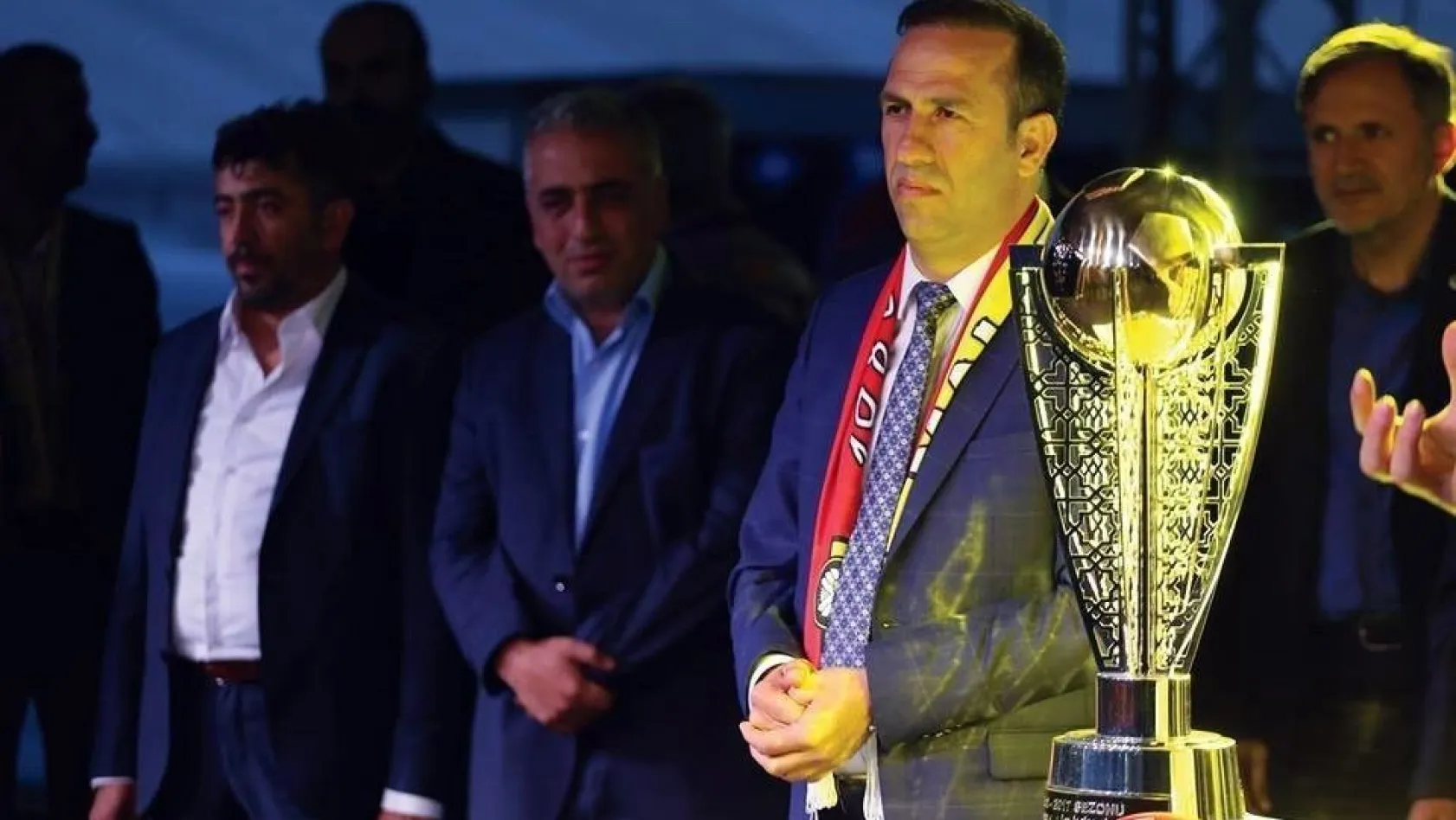 Yeni Malatyaspor Başkanı Adil Gevrek: 'Bırakmamı gerektirecek bir durum mu var?'
