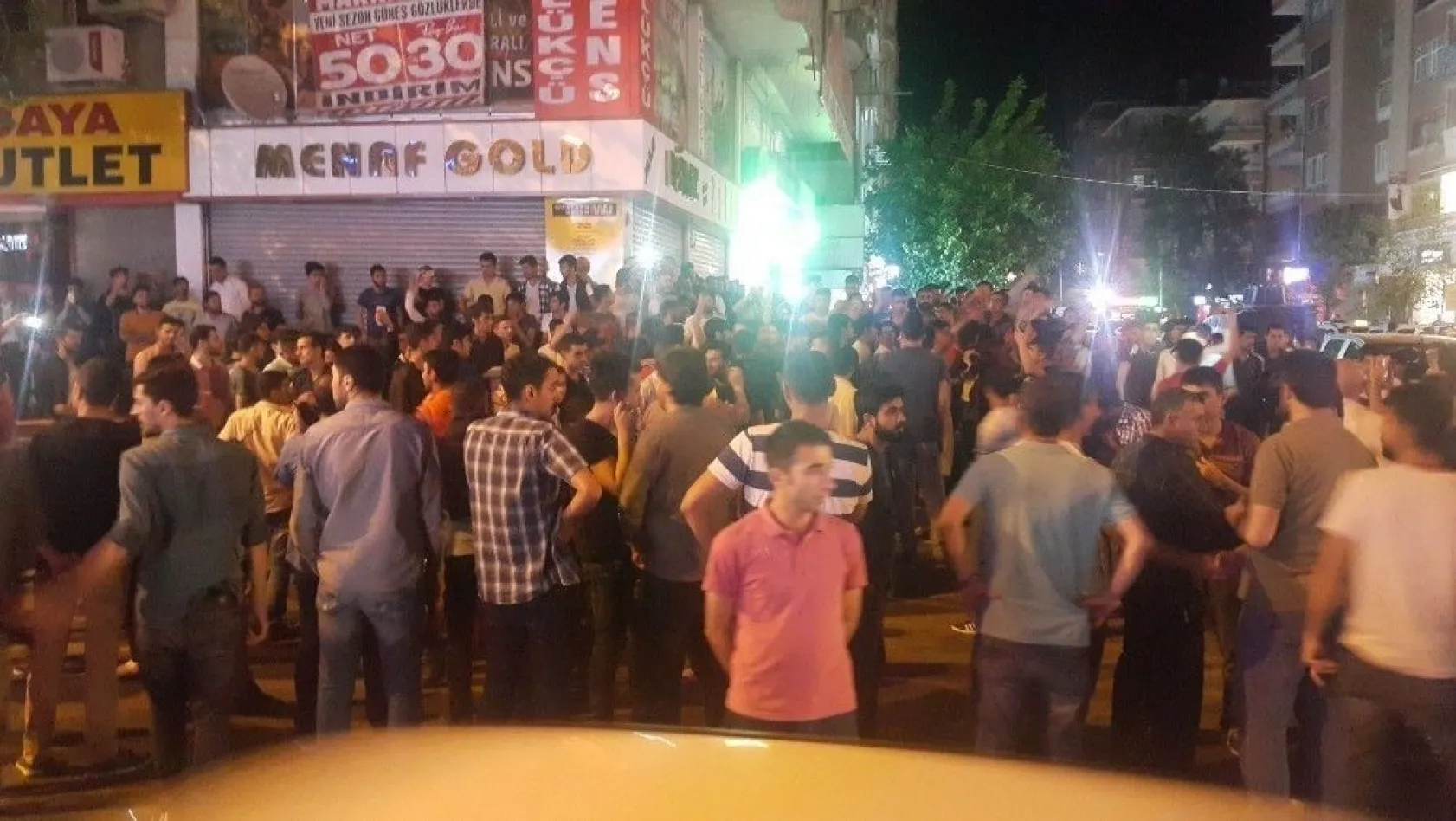 Diyarbakır'da şampiyonluk kutlamalarına holigan gölgesi

