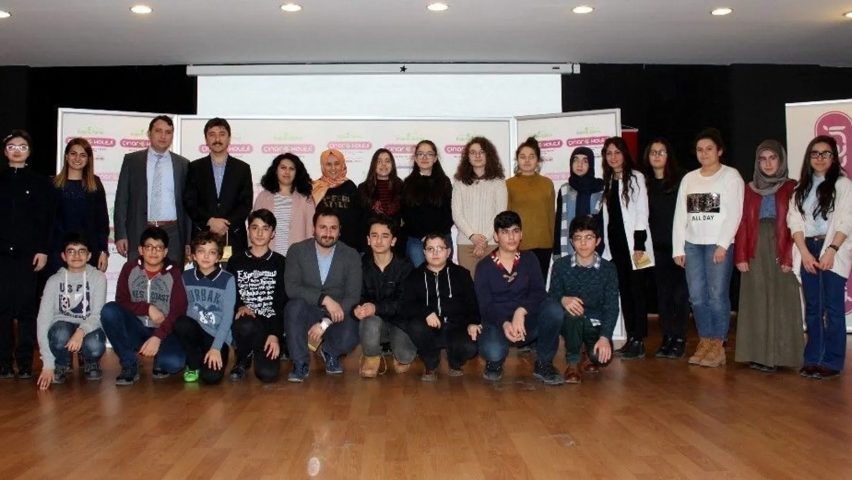 TEOG sınavlarında 4 Türkiye birincisi Çınar'dan

