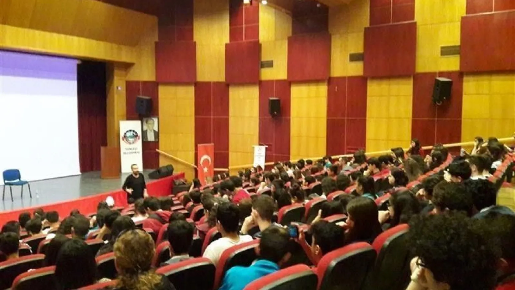 Tunceli'de öğrenciler için motivasyon semineri
