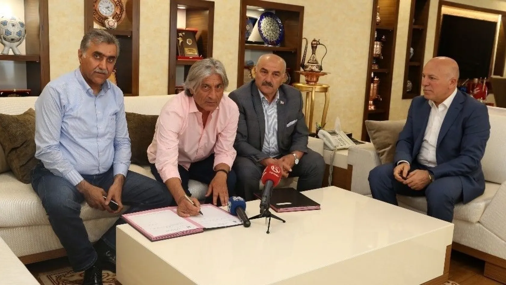 BB. Erzurumspor'da Teknik Antrenör Kemal Kılıç ile yola devam
