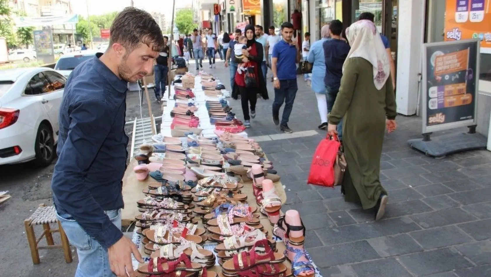Diyarbakır'da çarşı pazar hareketlendi
