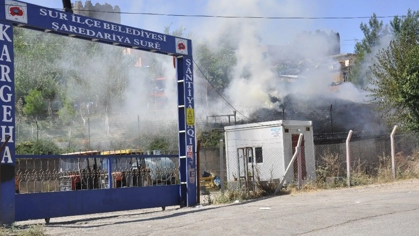 Diyarbakır'da çocukların attığı maytap yangın çıkardı
