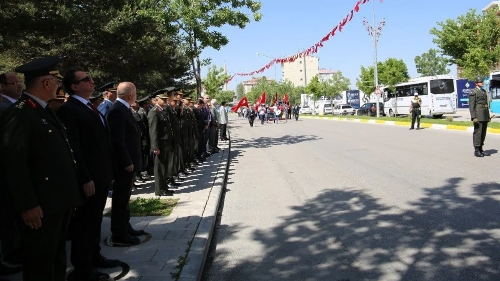 Atatürk'ün Erzurum'a gelişinin 98. yıldönümü törenlerle kutlandı
