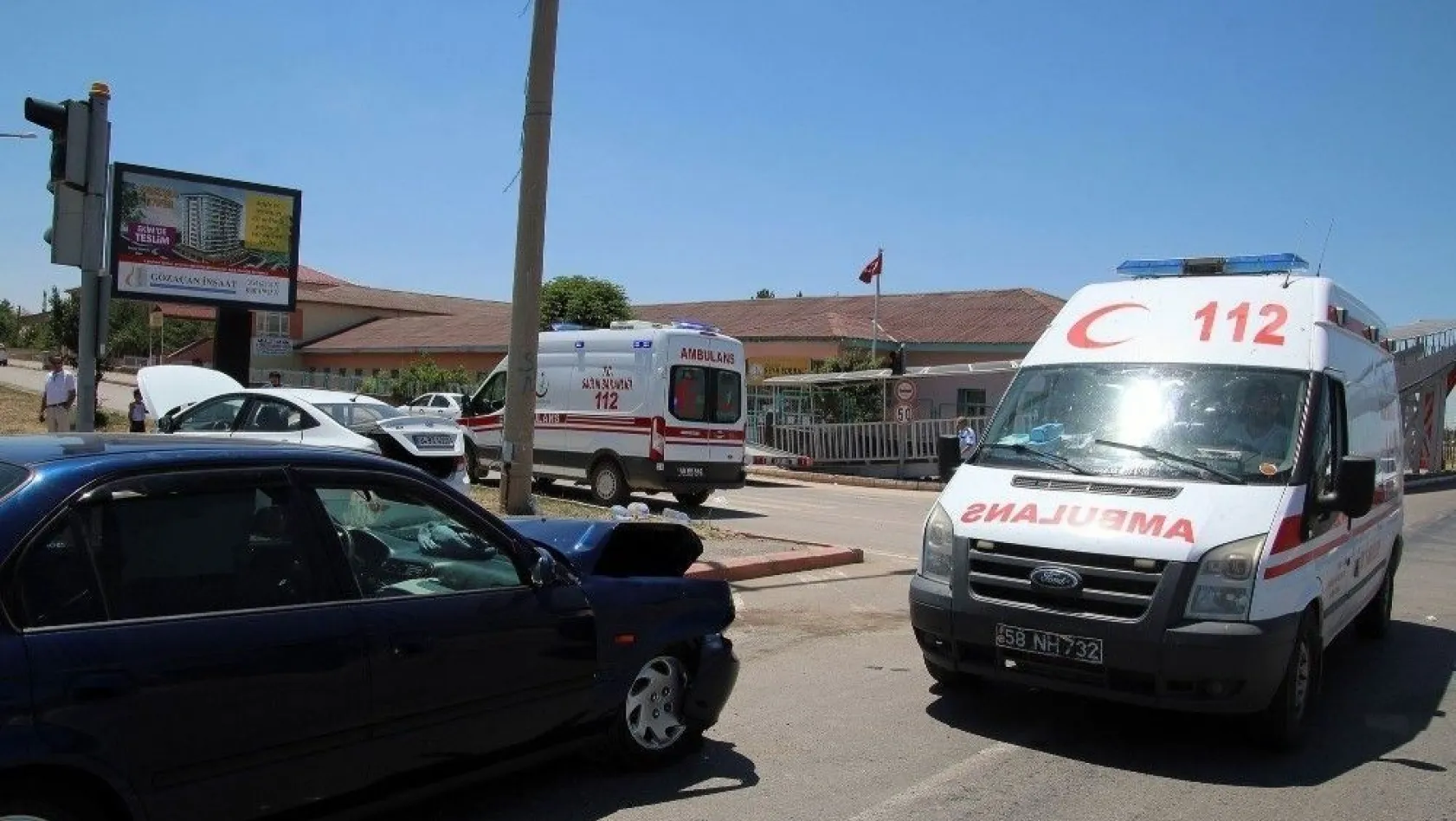 Sivas'ta trafik kazası: 1 ölü, 8 yaralı
