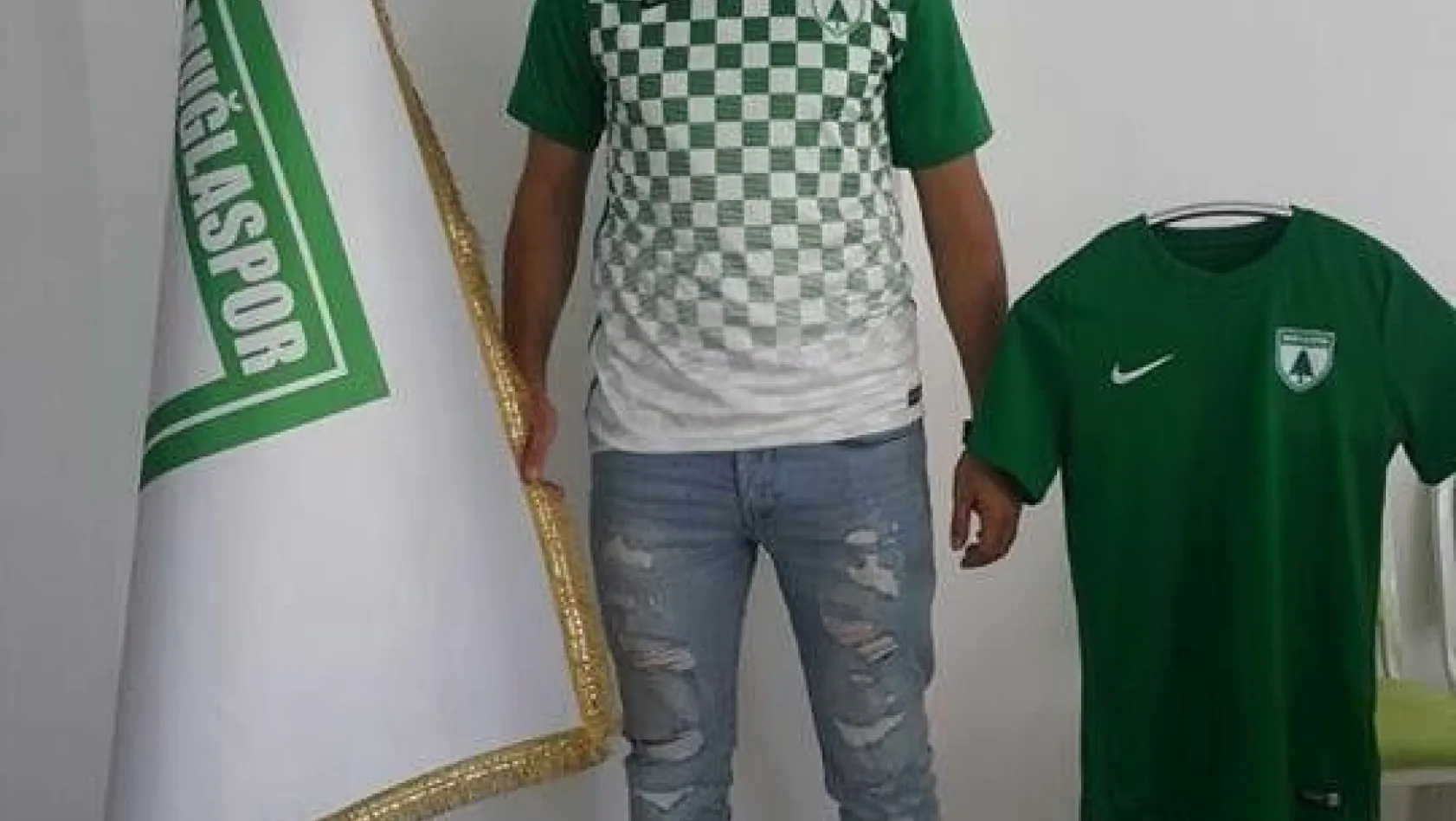 Malatyaspor alt yapısında yetişen Erhan Gözetlik, Muğlaspor'a transfer oldu
