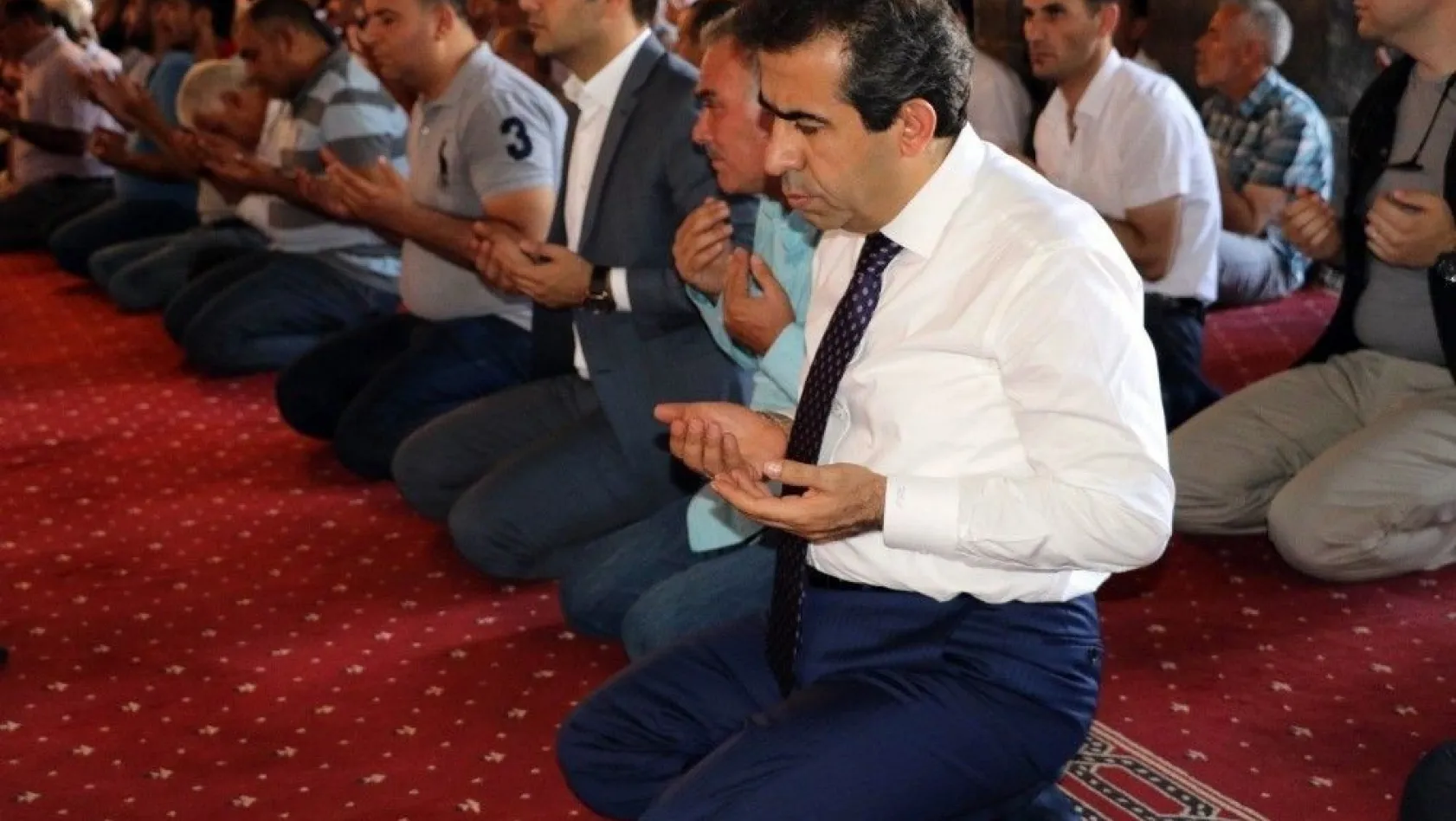 Diyarbakır'da 15 Temmuz şehitleri için mevlit okutuldu
