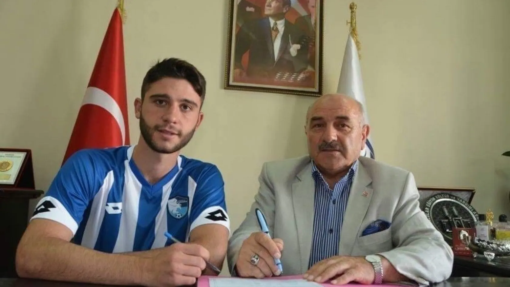 Kayserisporlu Kubilay Sönmez, B.B.Erzurumspor'a imza attı

