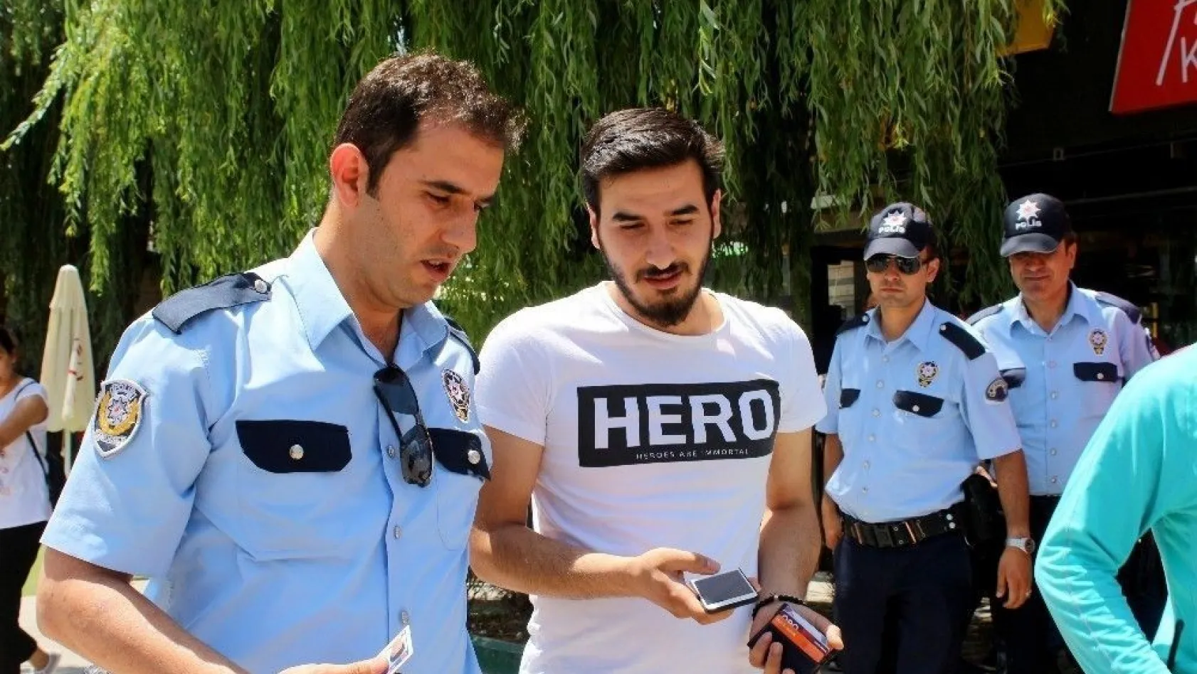 Erzurum'da ikinci 'Hero' tişörtü vakası
