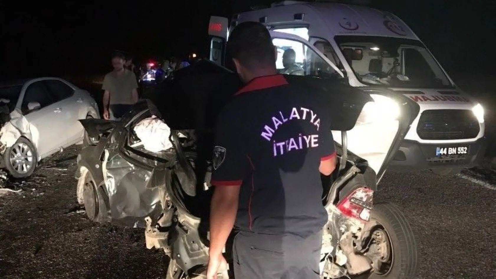 Malatya'da zincirleme kaza: 2 ölü 4 yaralı