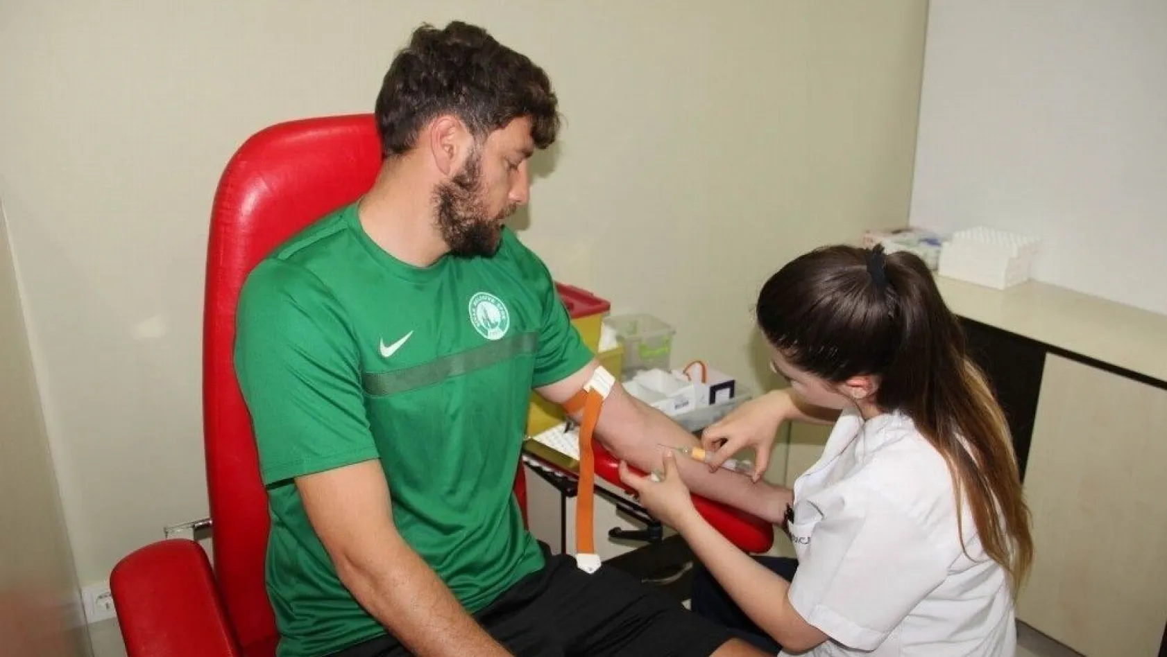 Sivas Belediyespor'da futbolcular sağlık kontrolünden geçti
