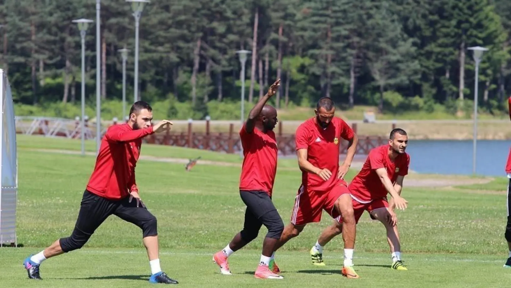 (Özel haber) Ali Ravcı: 'Cissokho, kulübü ile sorun çözüldükten sonra takıma katılacak'
