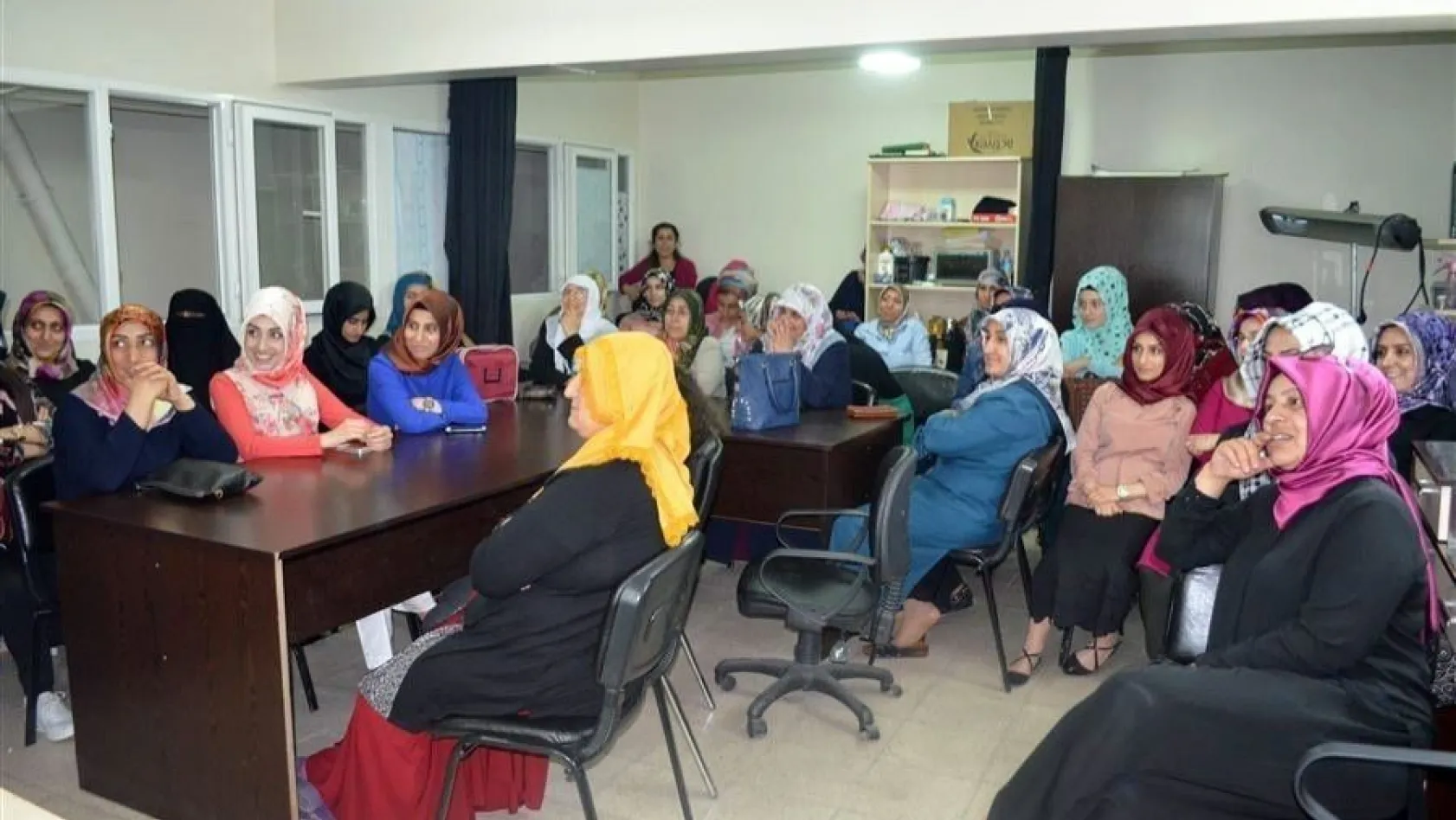 Bingöl'de kadınlara evlilikte iletişim semineri
