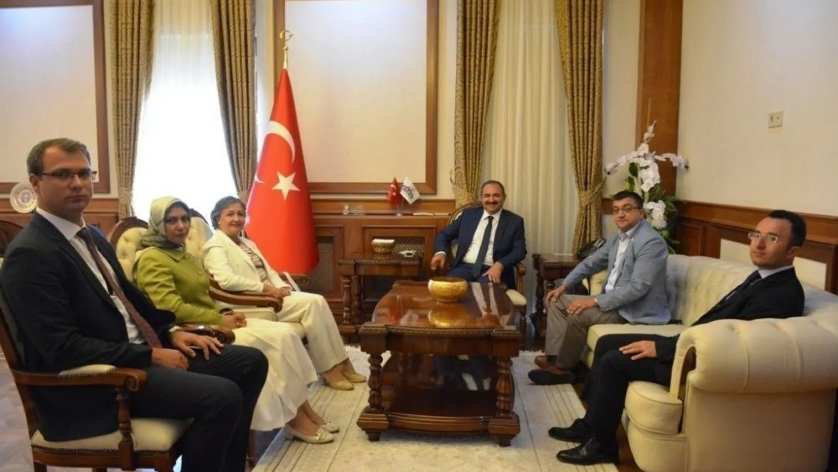 TBMM Dilekçe Komisyon Başkanı Satır Vali Kaban'ı ziyaret etti
