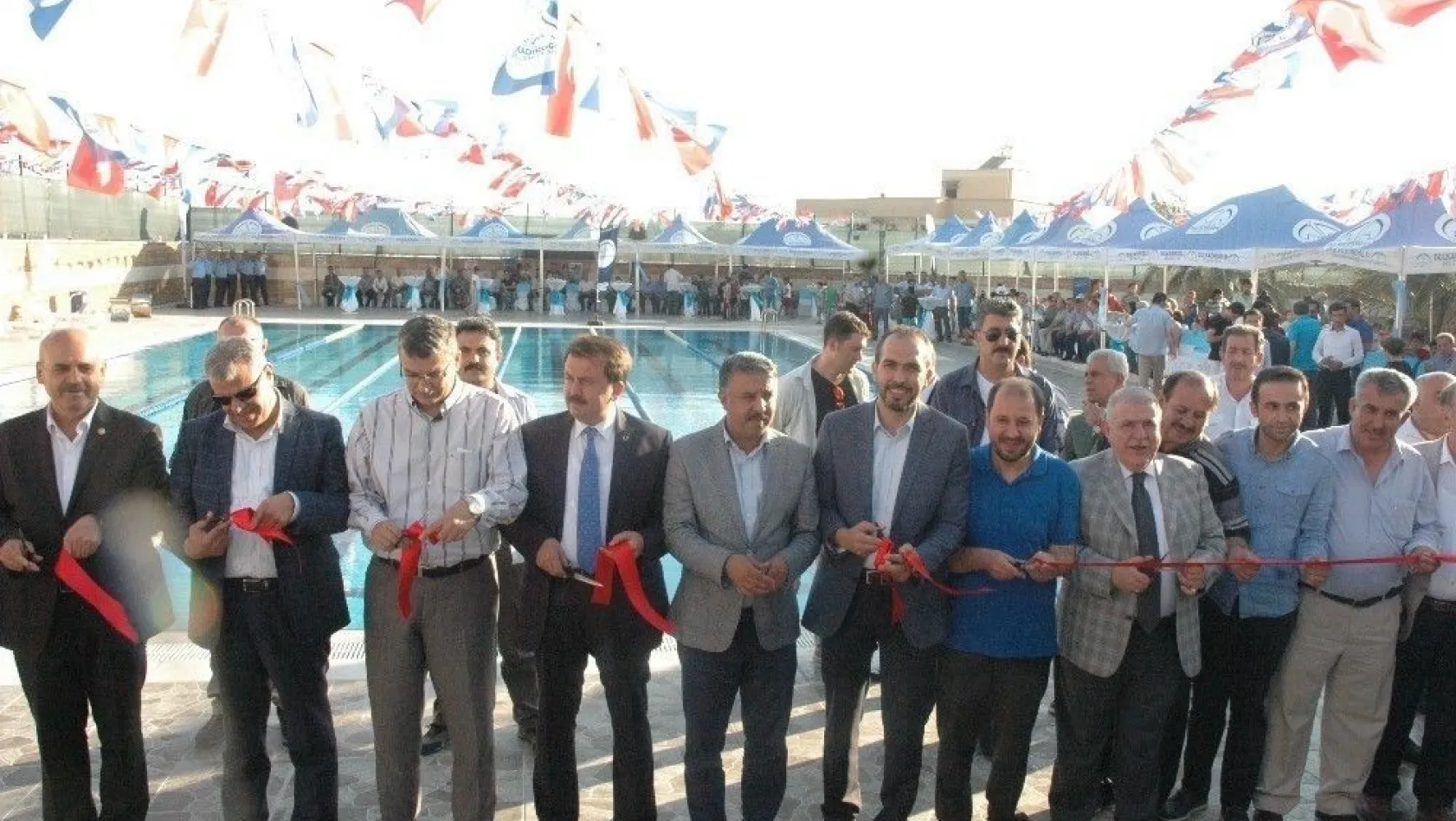 Dulkadiroğlu'nda yarı olimpik yüzme havuzu açılışı
