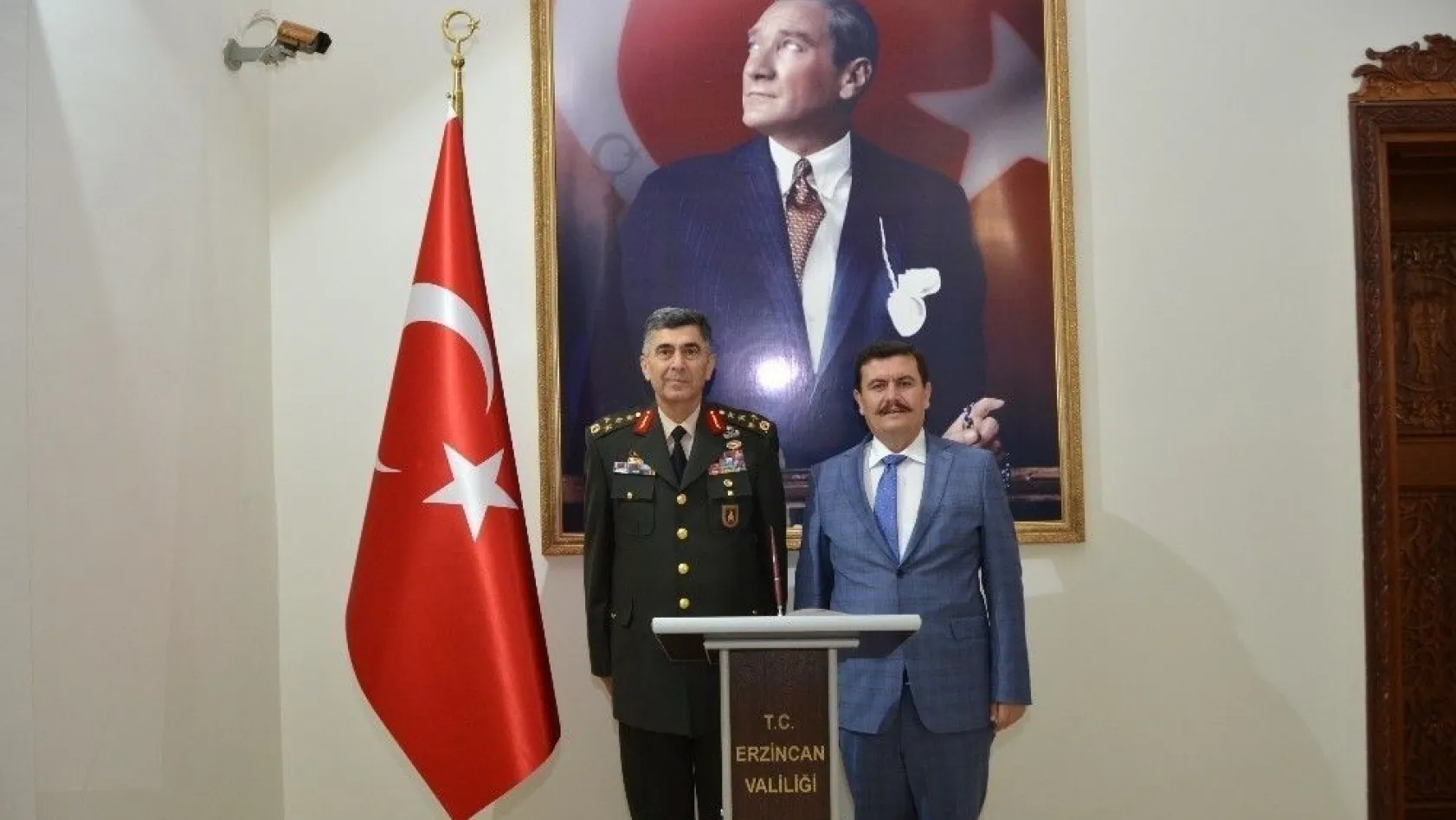 Kara Kuvvetleri Komutanı Orgeneral Çolak'tan Vali Arslantaş'a veda ziyareti
