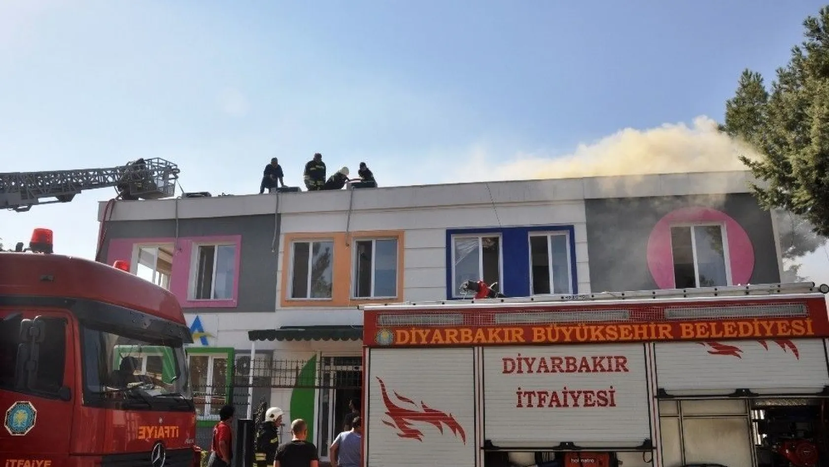 Diyarbakır'da rehabilitasyon merkezinde çıkan yangın korkuttu
