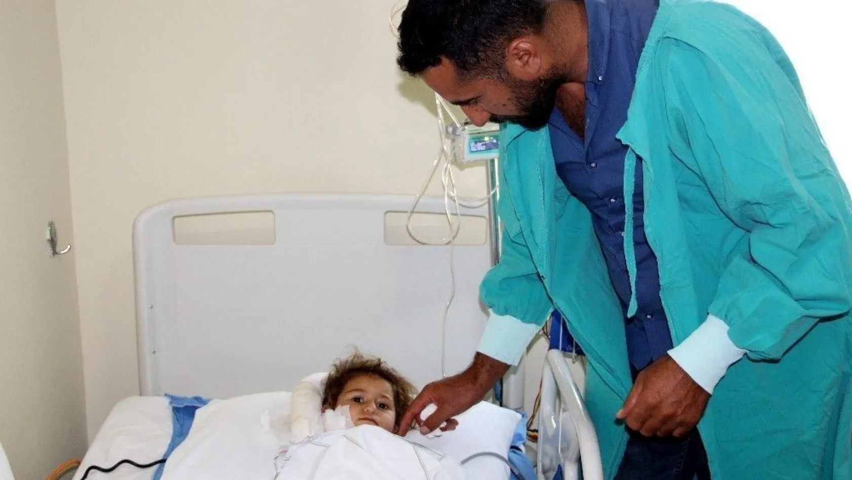Tandıra düşerek yanan çocuk Erzurum'da tedavi altına alındı
