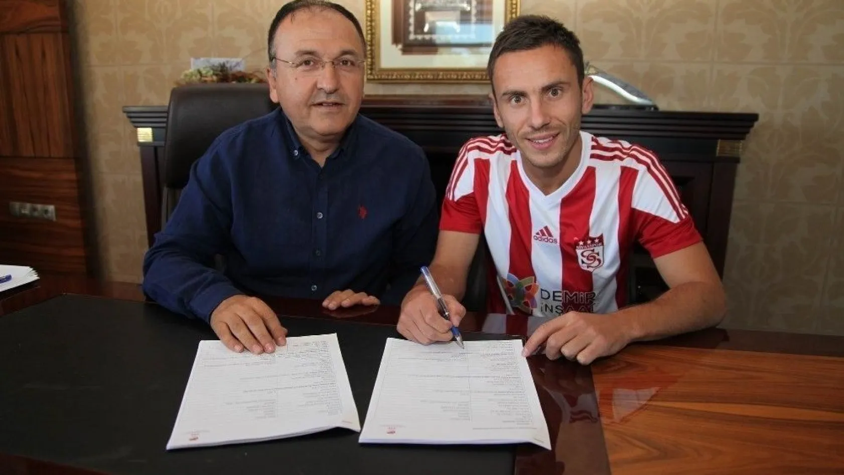 Sivasspor, Rybalka ile sözleşme imzaladı

