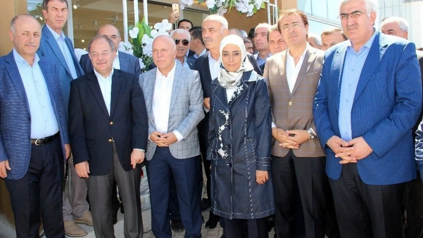 Başbakan Yardımcısı Akdağ, Arakanlı Müslümanlar için Erzurum'dan yardım istedi
