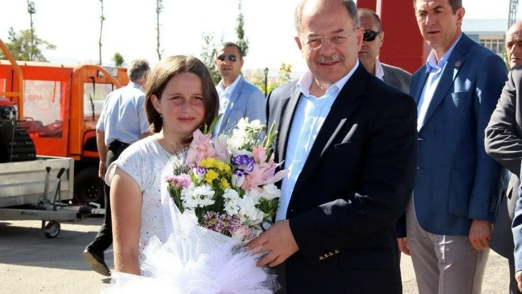 Başbakan Yardımcısı Akdağ, Erzurum AFAD'ta incelemelerde bulundu
