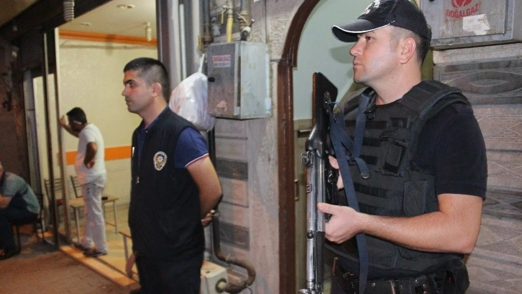 Elazığ'da Huzur 23 Uygulaması: Aranan 3 kişi yakalandı