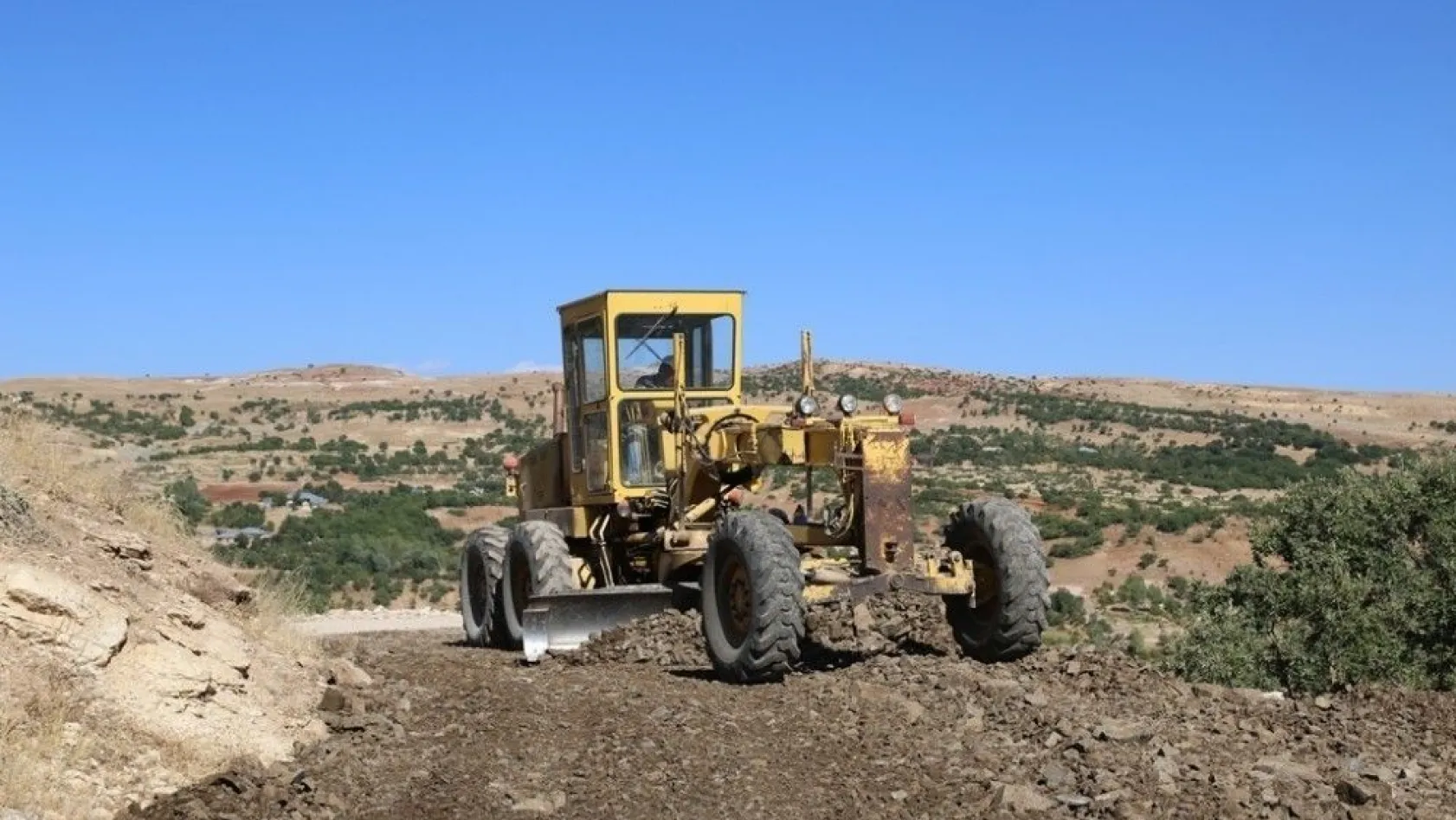 Tunceli'de köy yolları yapılıyor
