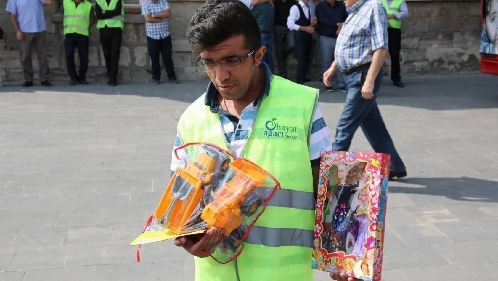 Sivas'tan Suriyeli çocuklara oyuncak yardımı
