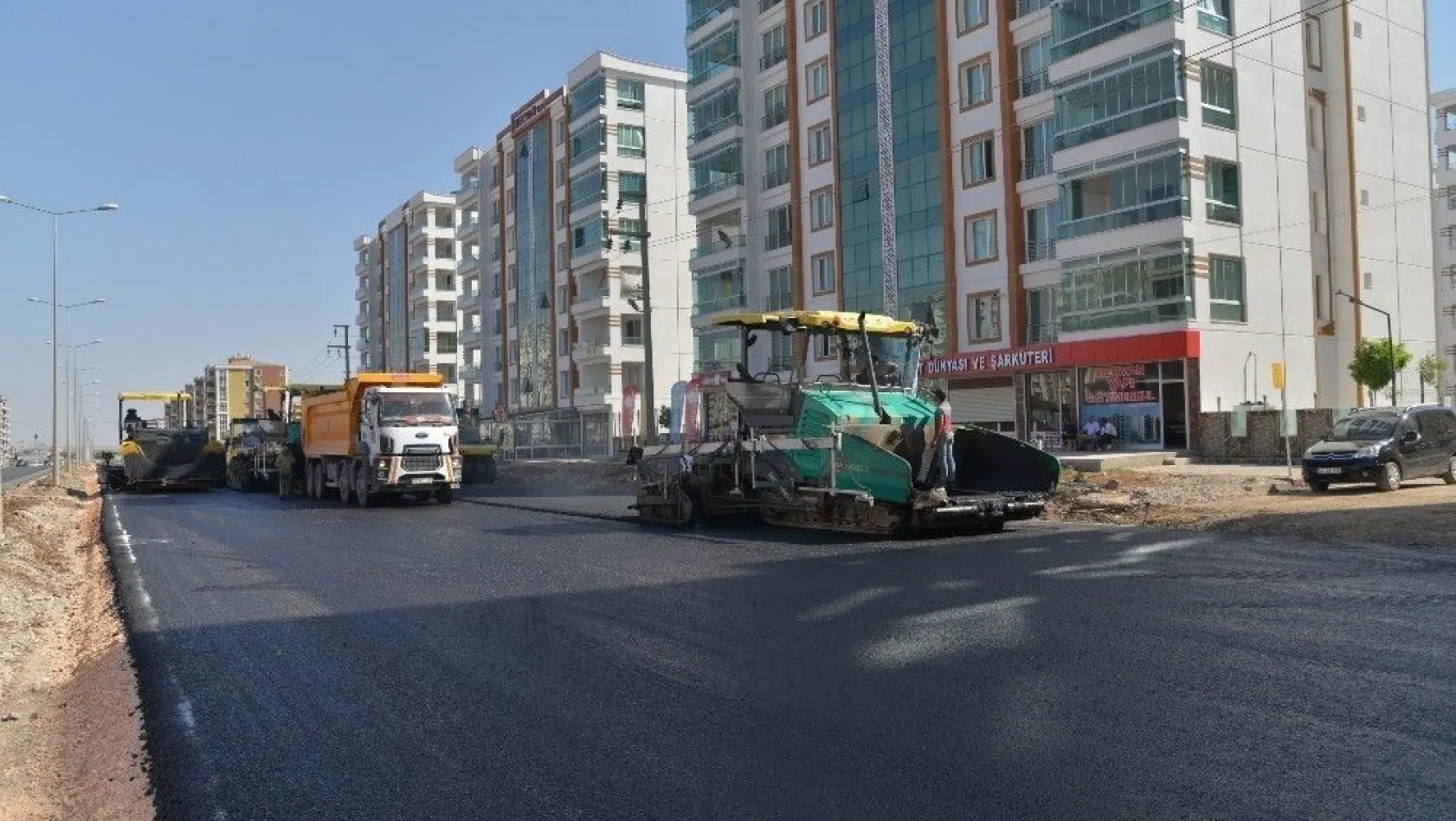 Büyükşehir Belediyesi, caddelere 304 bin ton asfalt serdi
