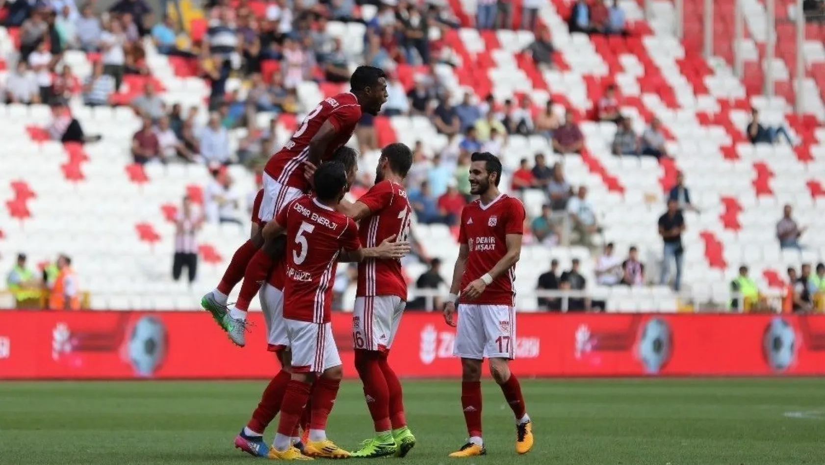 Ziraat Türkiye Kupası: D.G. Sivasspor: 3- Buğsaşspor: 0
