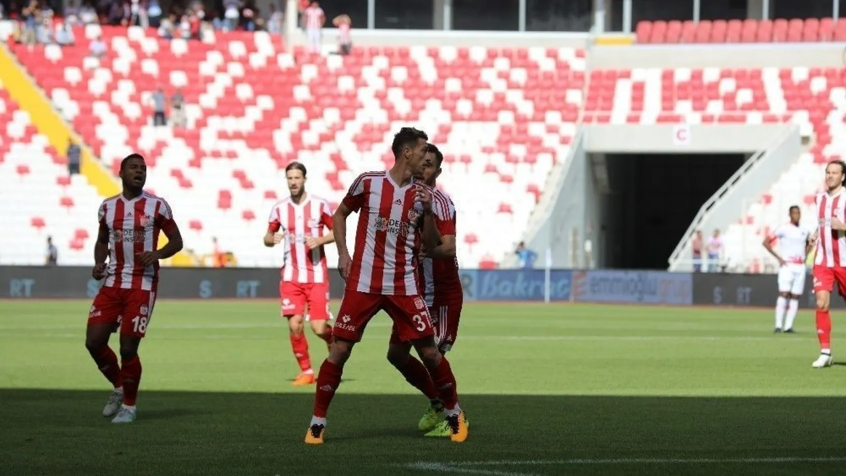 Süper Lig: D.G. Sivasspor: 3 - Antalyaspor: 0 (İlk yarı)
