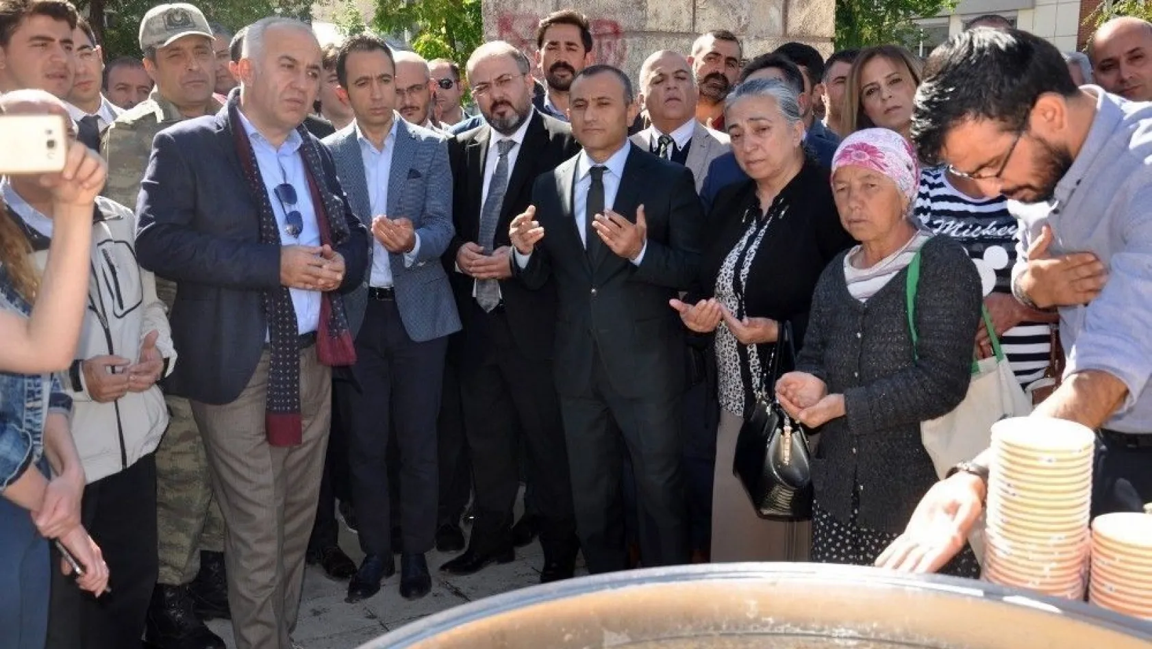 Tunceli'de 3 bin kişiye aşure ikramı
