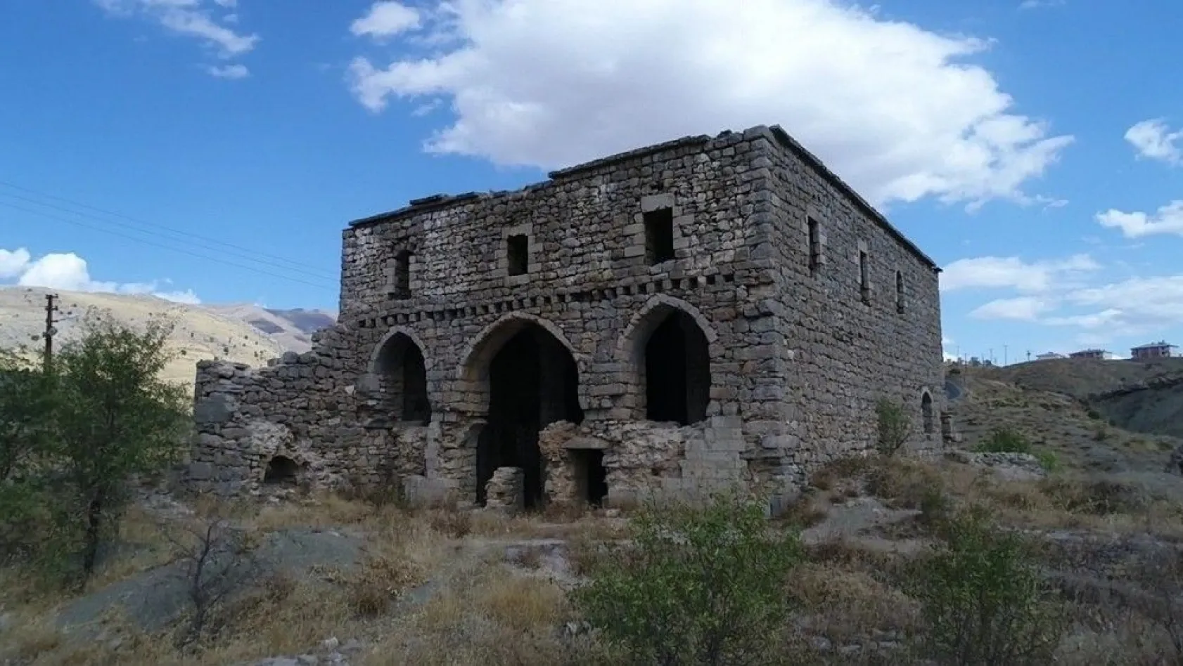 Bizans'tan kalma manastır onarılmayı bekliyor
