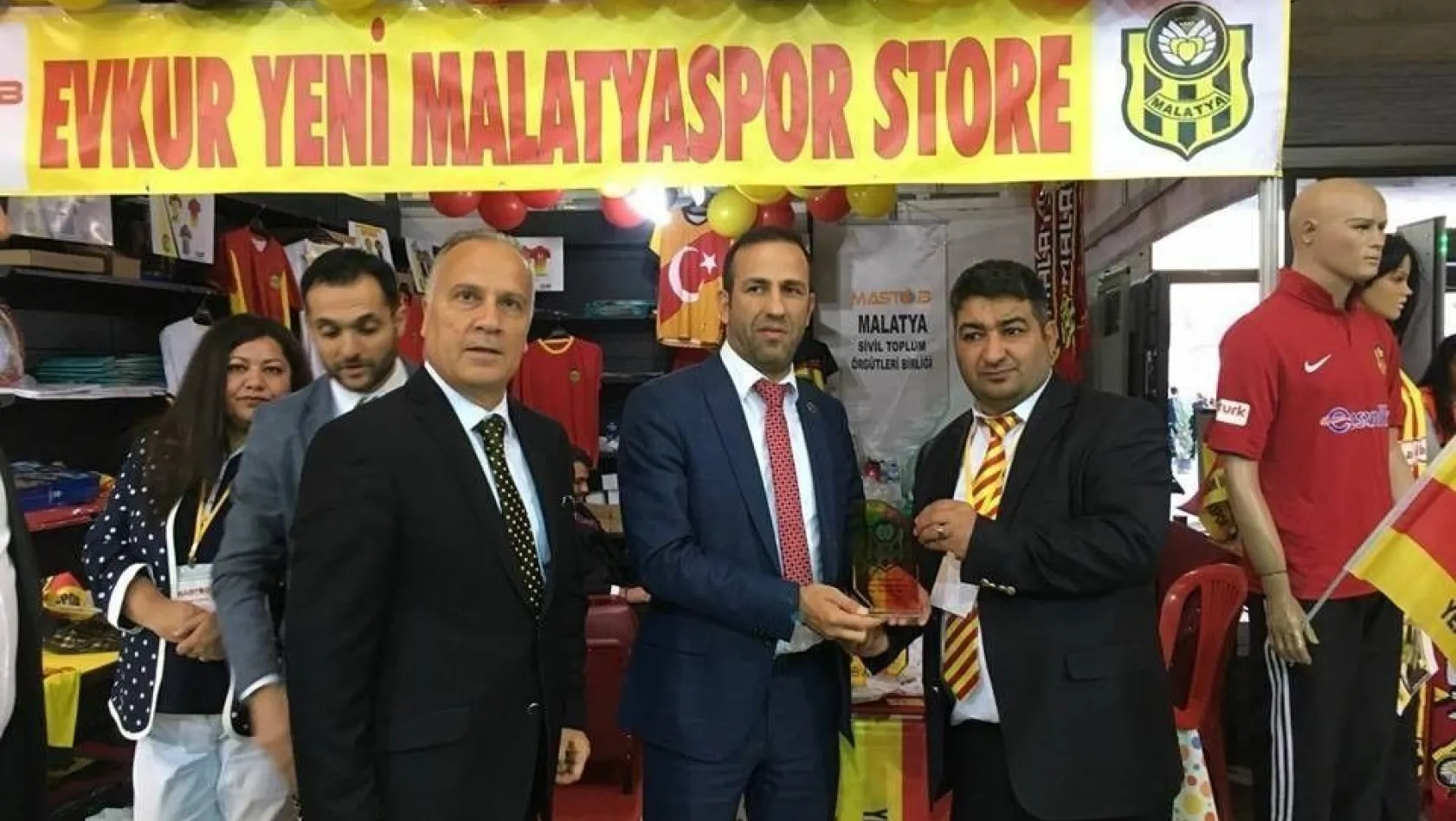 Evkur Yeni Malatyaspor'un Ankara Malatya Tanıtım Günleri'ndeki standında 17 bin 33 TL'lik satış yapıldı
