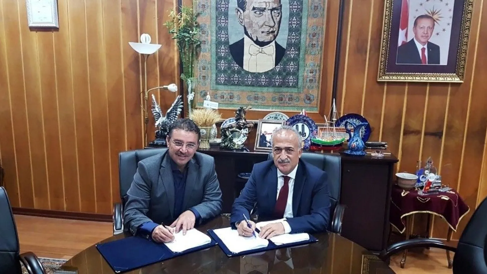 Atatürk Üniversitesi ile İl Milli Eğitim Müdürlüğü arasında Eğitimde işbirliği protokolü imzalandı
