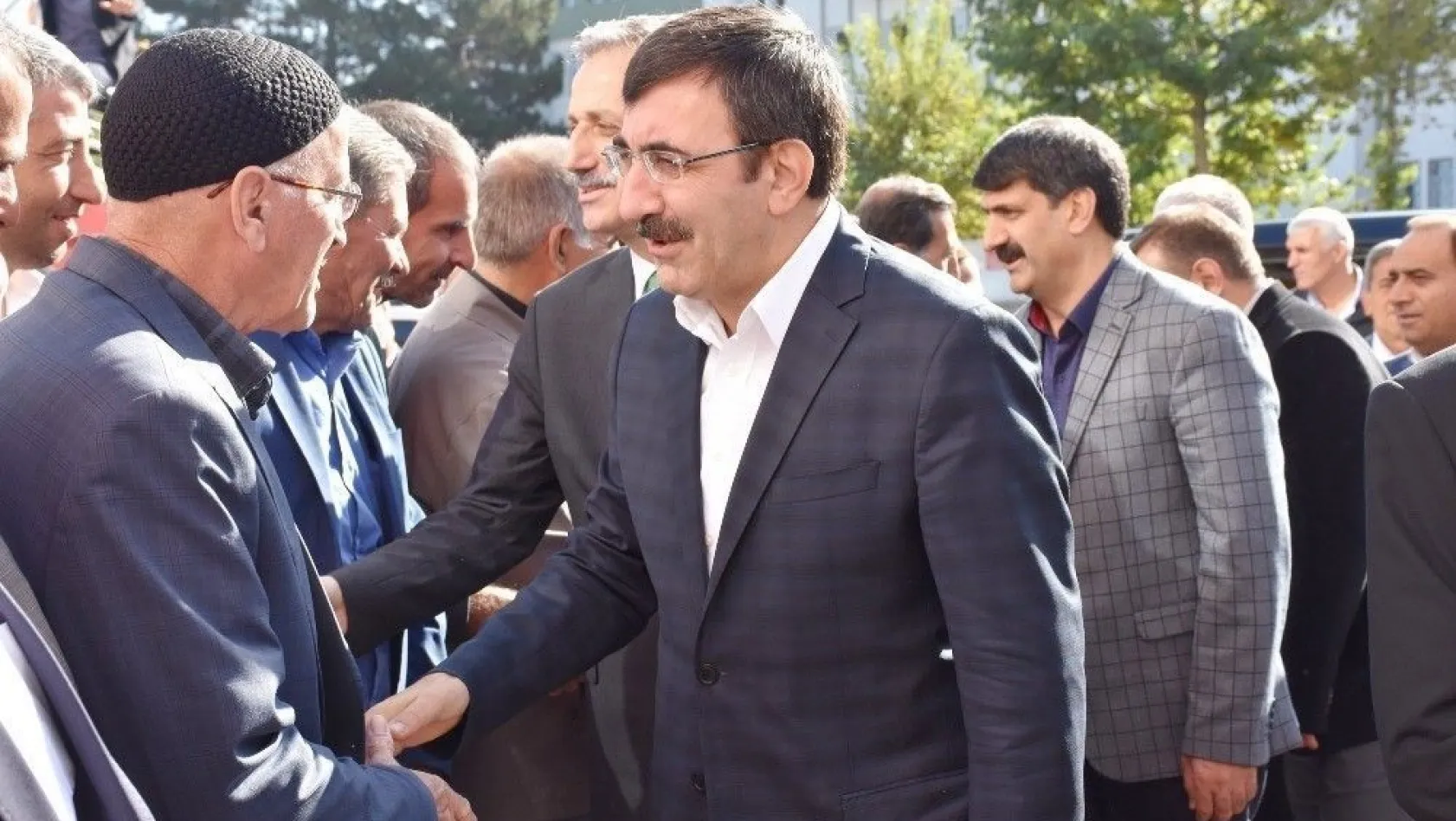 Cevdet Yılmaz: 'AK Parti milletin partisidir'
