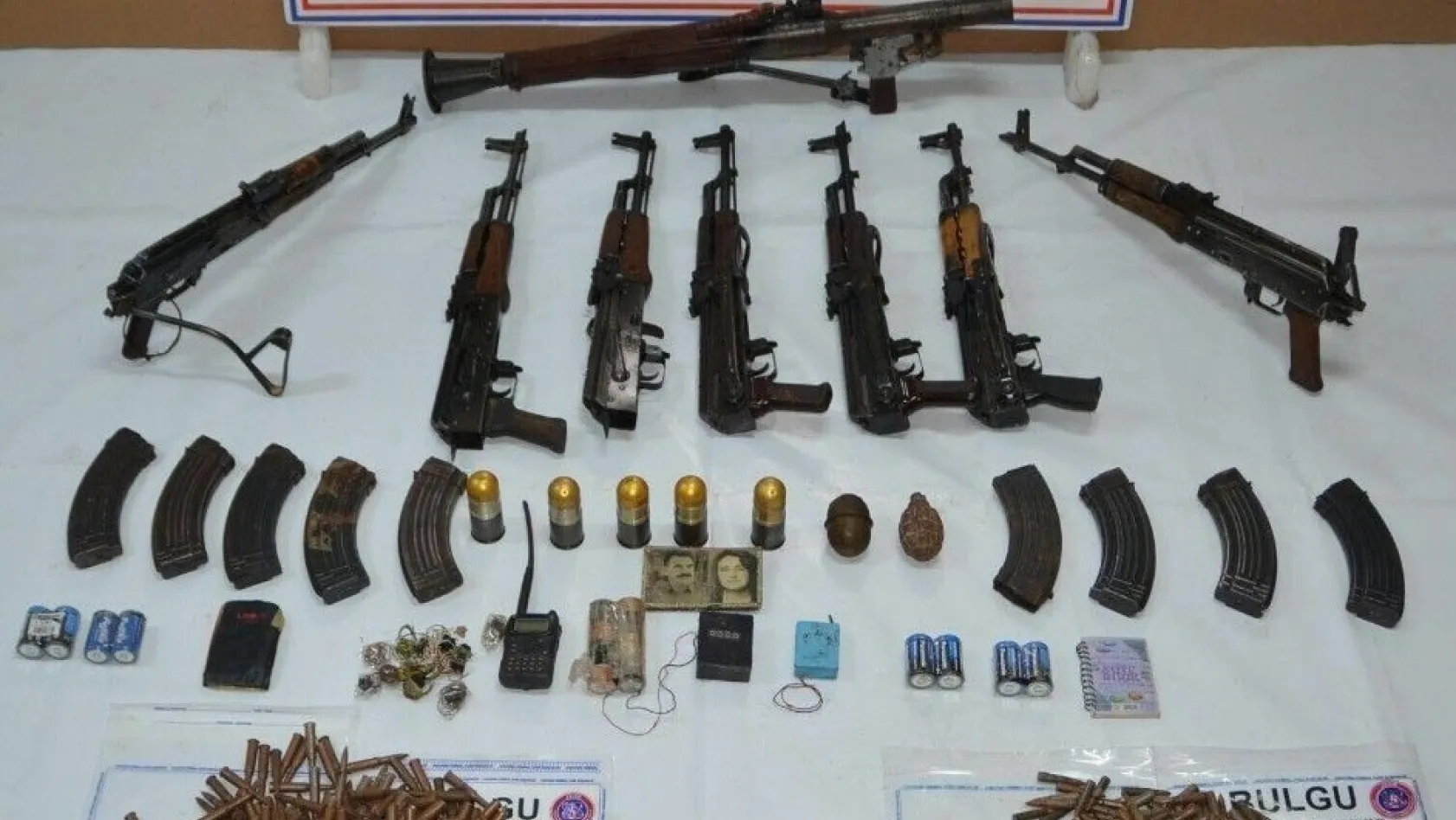 Tunceli'de PKK'nın silah deposu ele geçirildi