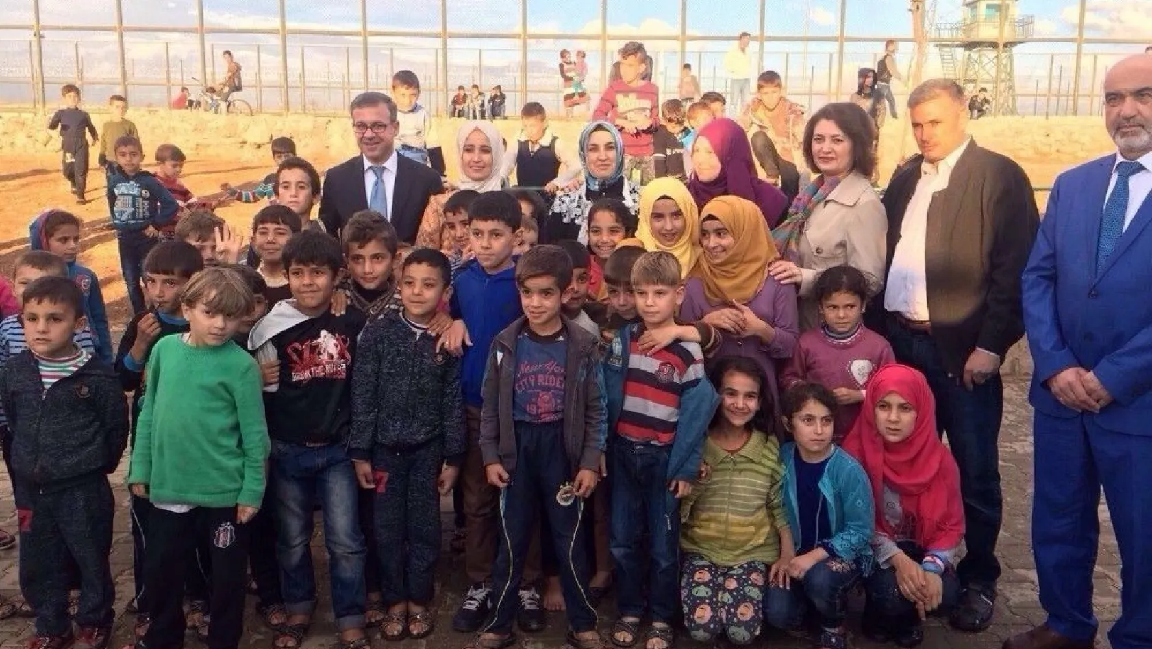 Esra Tüfenkci Suriyeli sığınmacıları unutmadı
