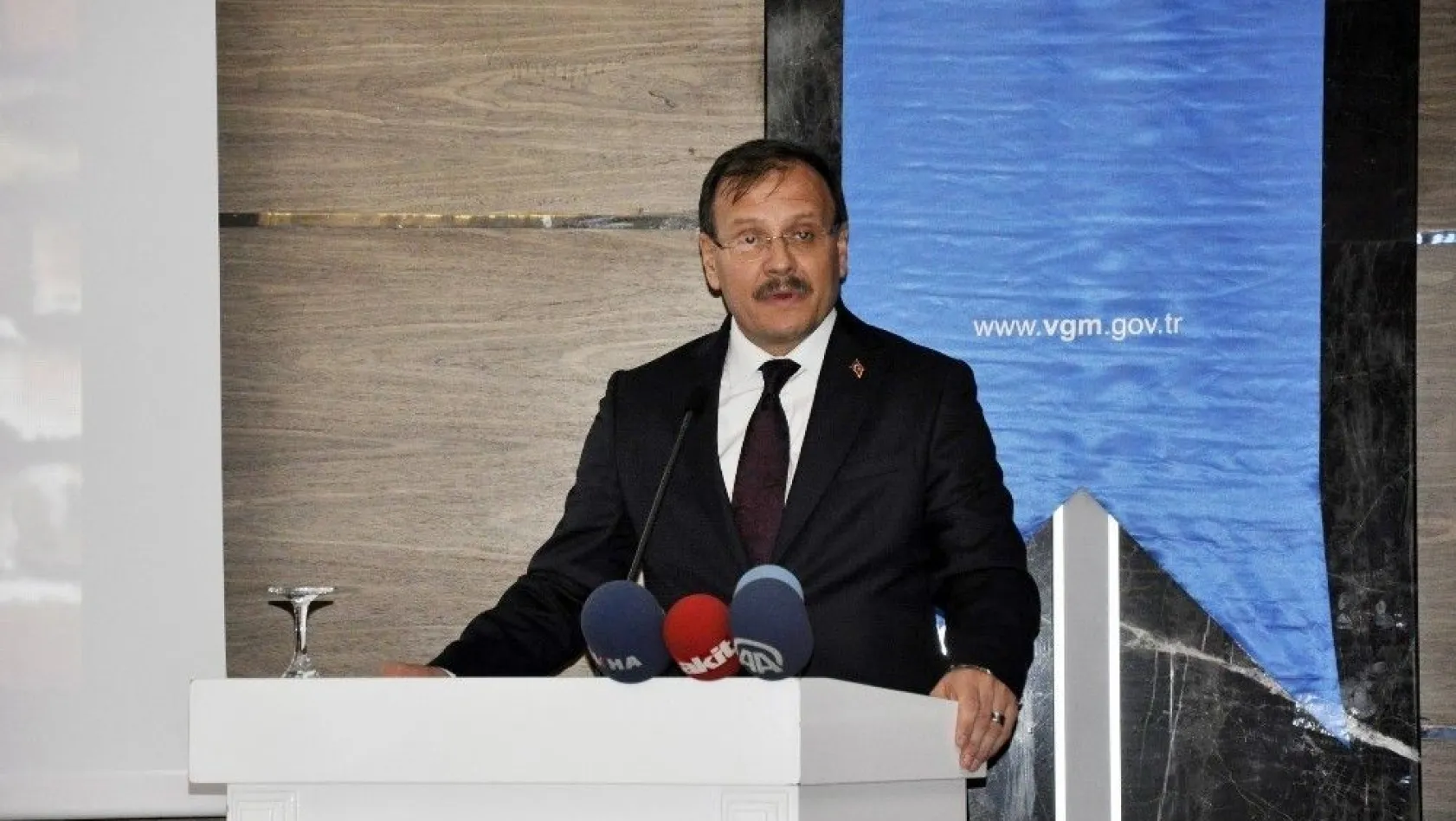Başbakan Yardımcısı Hakan Çavuşoğlu:
