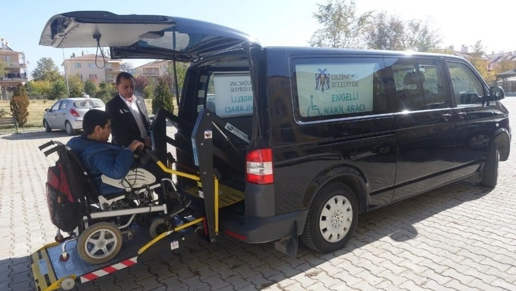 Erzincan Belediyesinden engelli ve yaşlılara servis hizmeti
