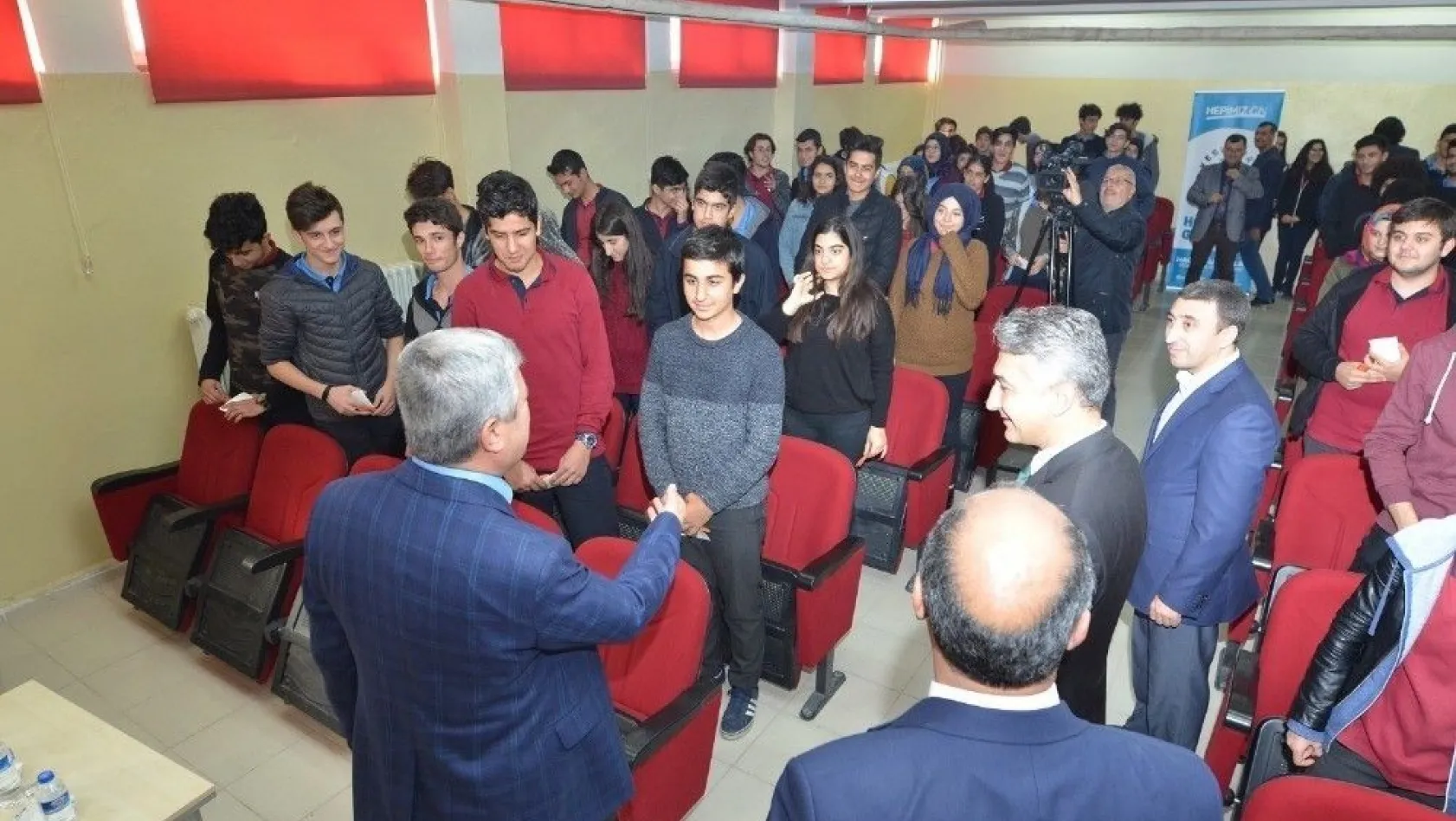 Başkan Polat öğrencilere deneyimlerini anlattı

