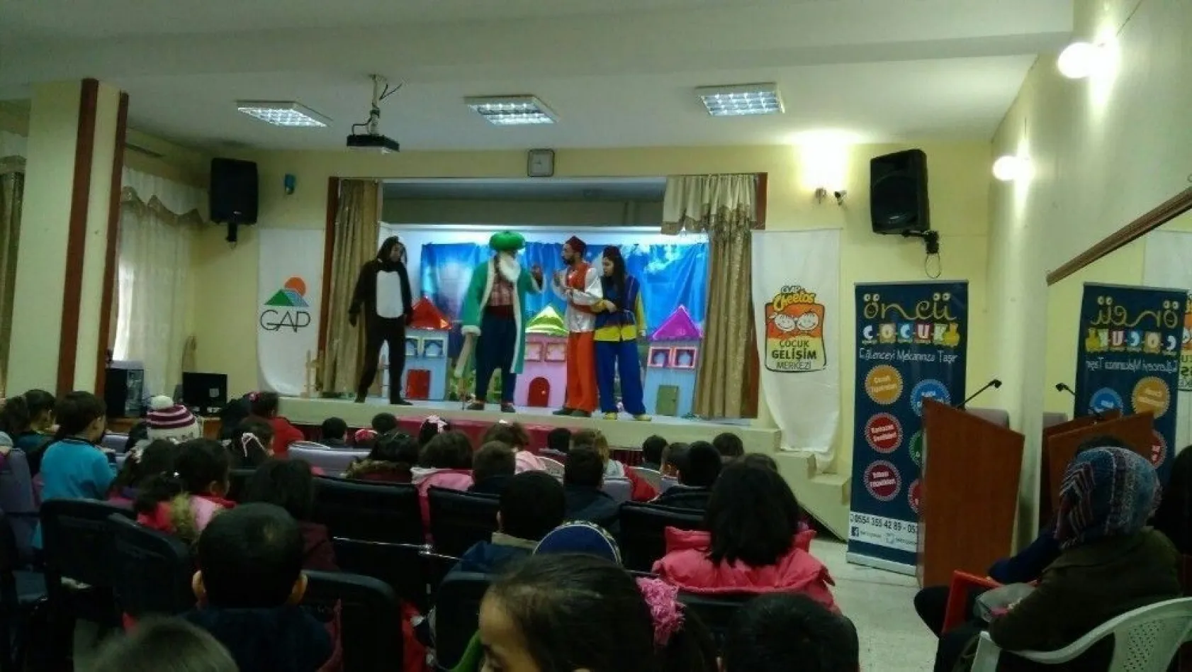GAP çocuk gelişim merkezinden çocuklara tiyatro gösterisi
