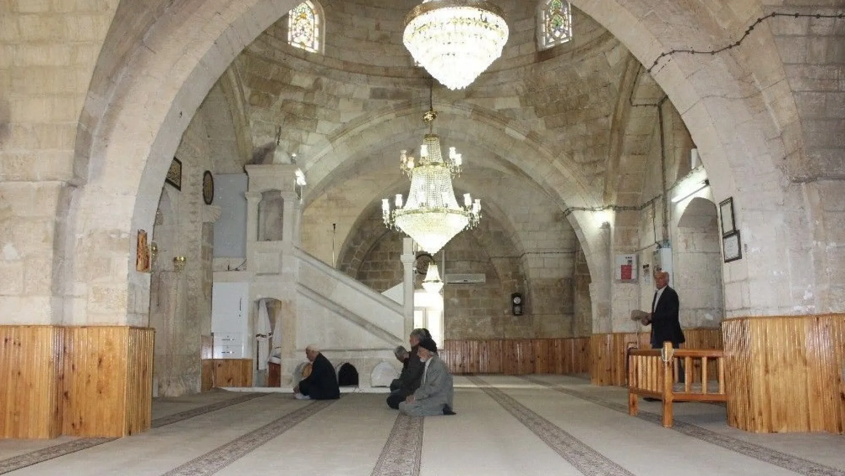 Cezaevine dönüştürülen Türklerin ilk mescidi, 45 yıldır cami olarak hizmet veriyor
