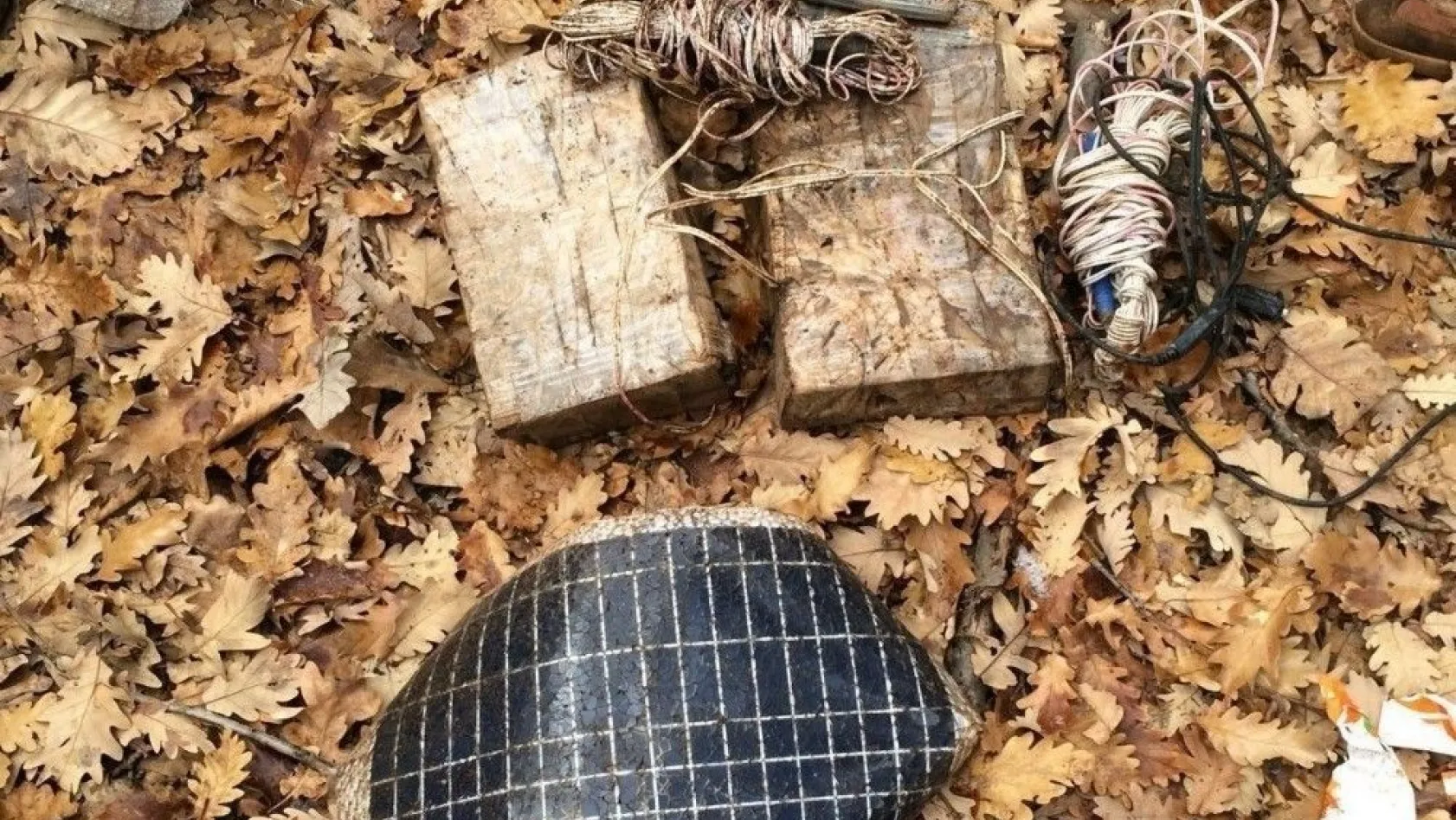 Bingöl'de toprağa gömülü terörist cesedi bulundu