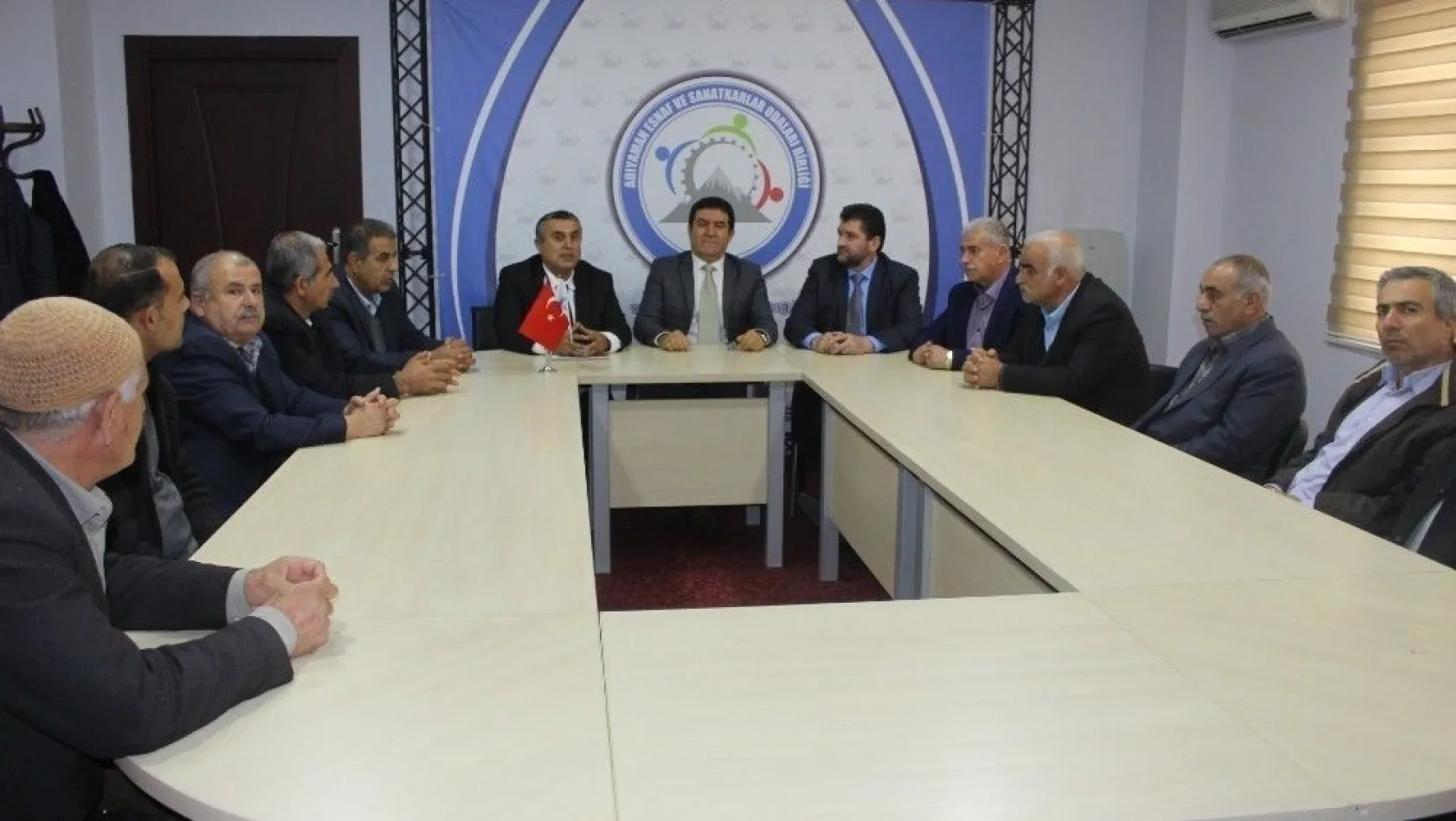 Genel Başkan Çetin toplu taşıma kooperatifleri başkanlarıyla bir araya geldi
