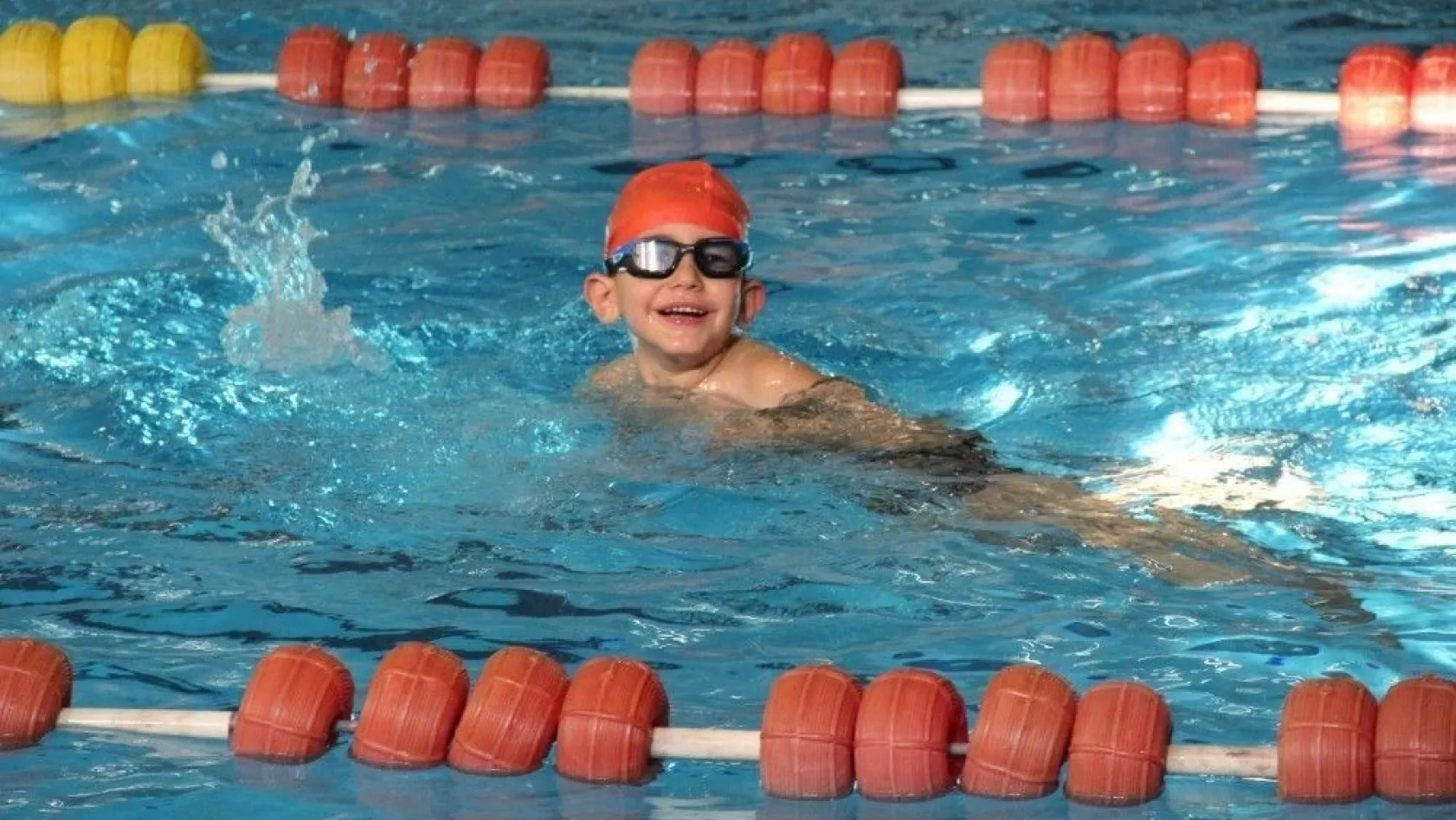 Kahramanmaraş'ta Bölgesel Engelliler Yüzme Yarışları
