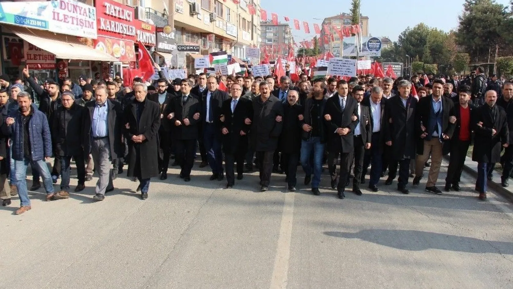 Elazığ'da Trump'a tepki yürüyüşü