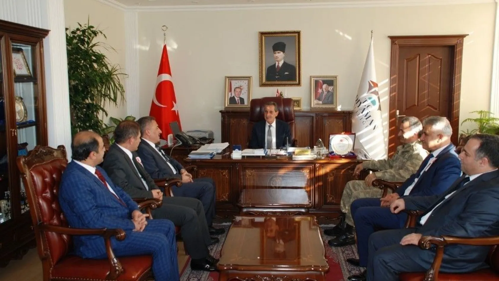 Türkiye Petrolleri Müdürü Aslandere, Vali Kalkancı'yla bir araya geldi
